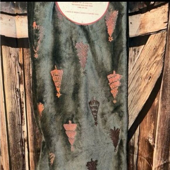 Christmas Grey with Red Christmas Tree blanket throw fuzzy oversized  plush foil - Picture 6 of 7